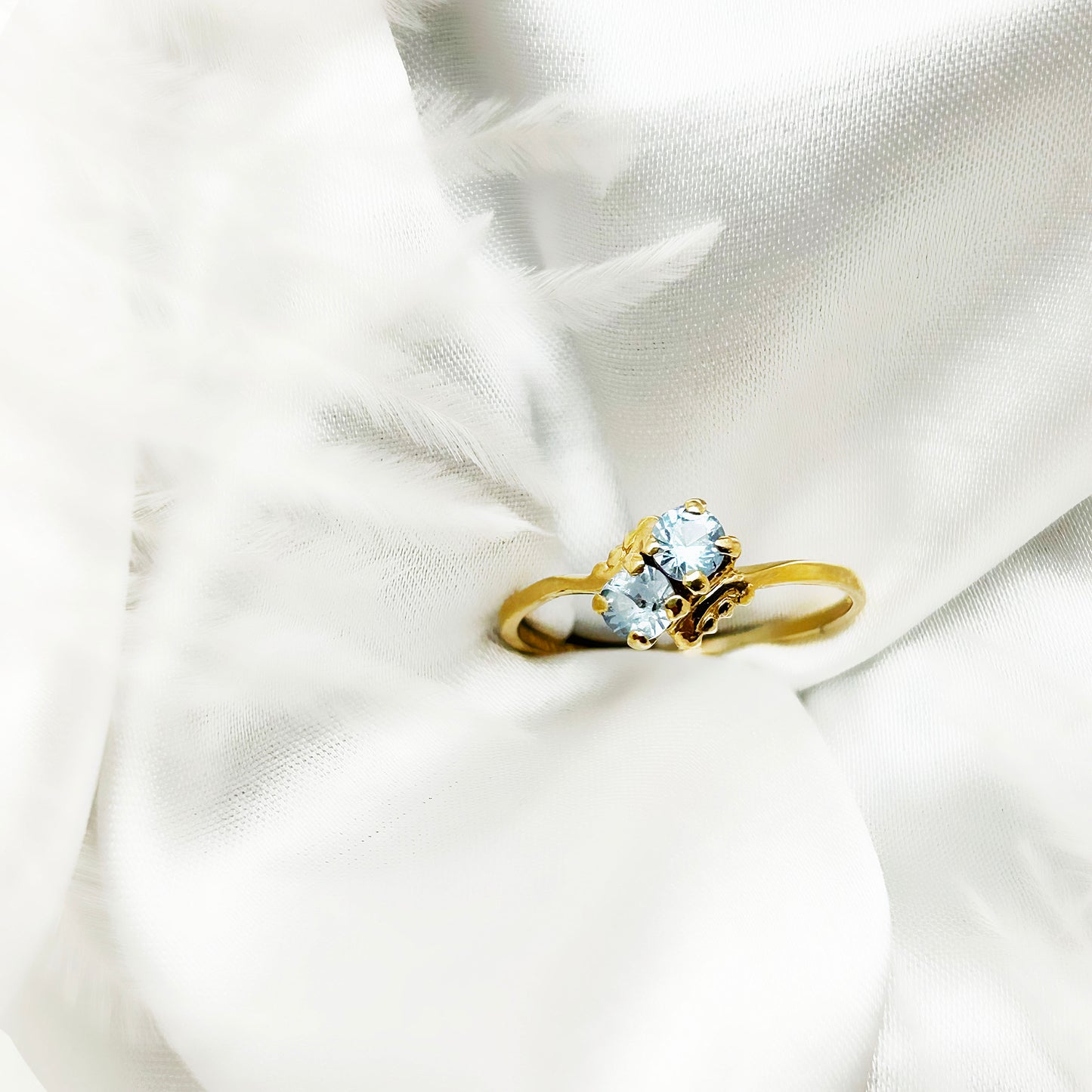 Vintage 10ct Gold Ring & Topaz