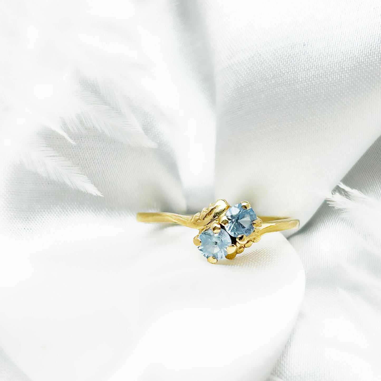 Vintage 10ct Gold Ring & Topaz