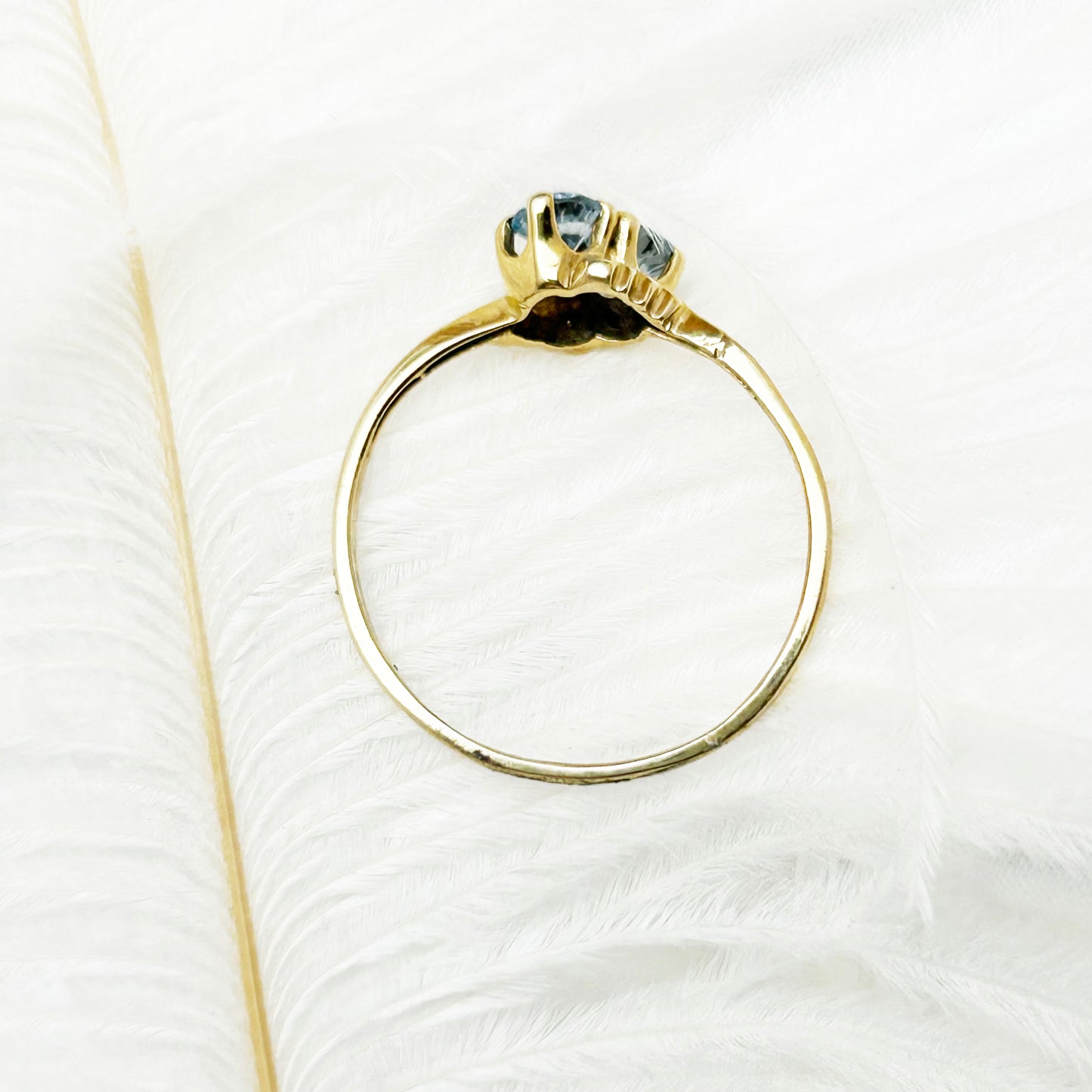 Vintage 10ct Gold Ring & Topaz