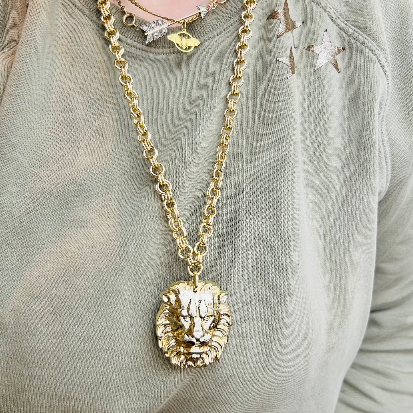 Vintage Lion Necklace - Costume Jewellery