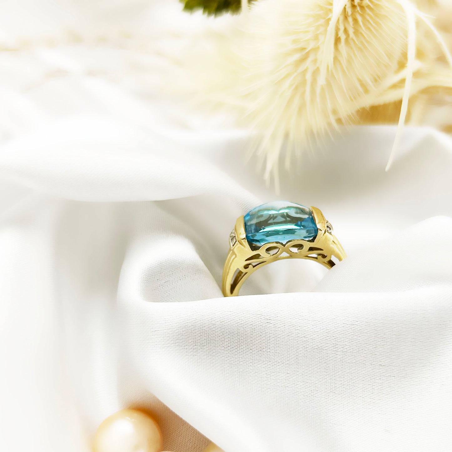 Vintage 14ct Gold Ring with Topaz & Diamonds