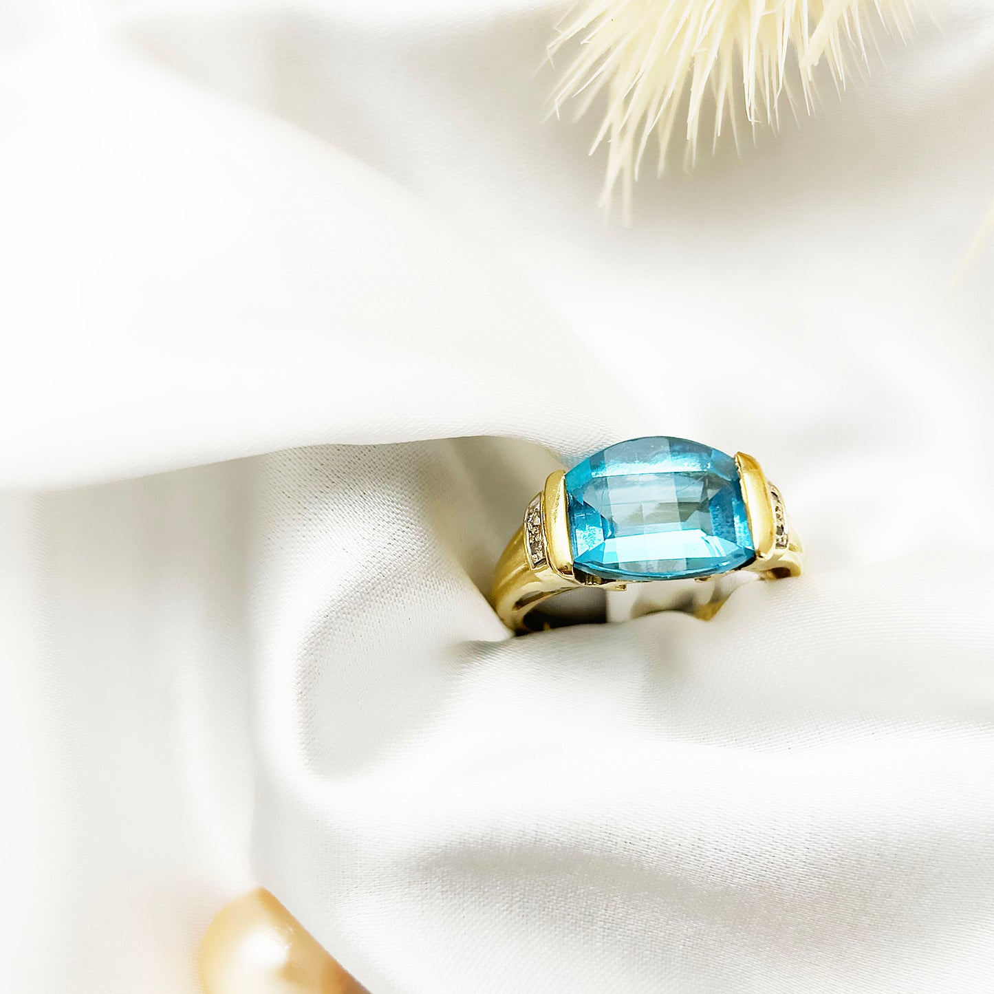 Vintage 14ct Gold Ring with Topaz & Diamonds